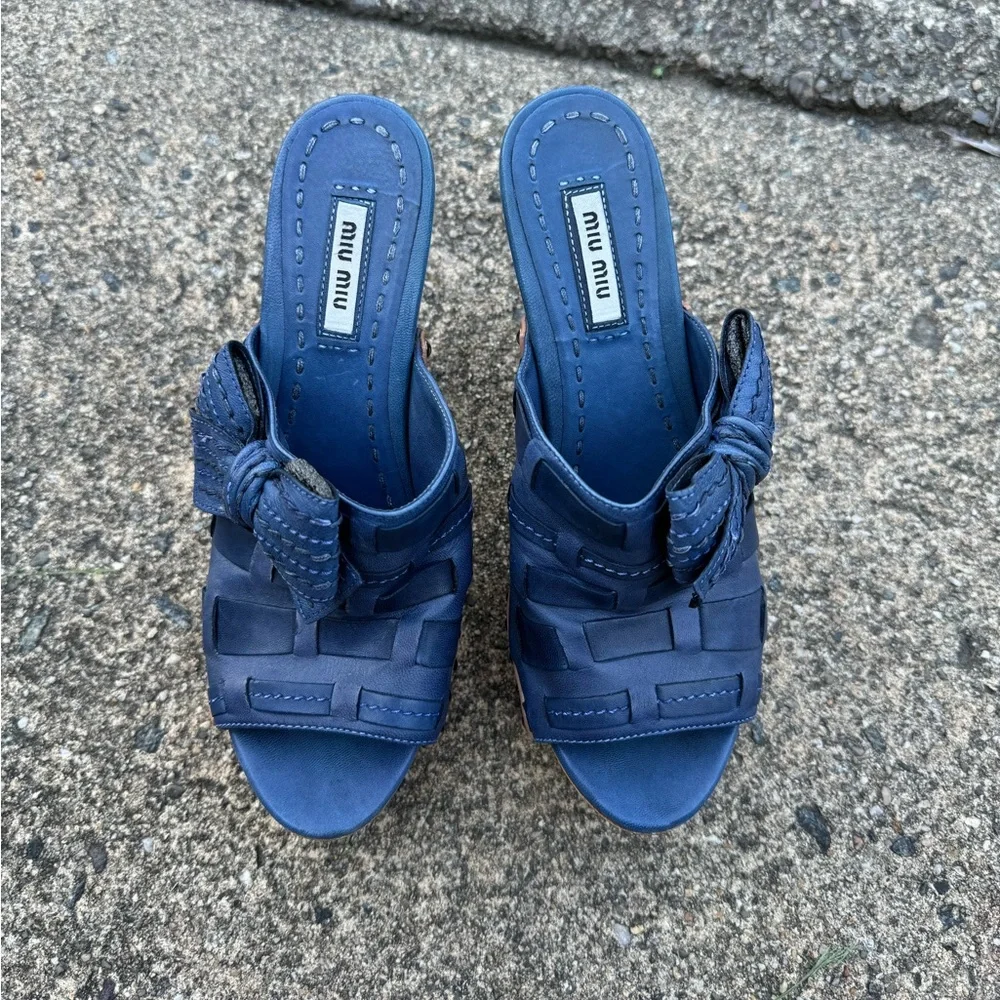 Miu Miu Blue Leather Bow‎ Studs Heeled Platform Clogs. Size 6